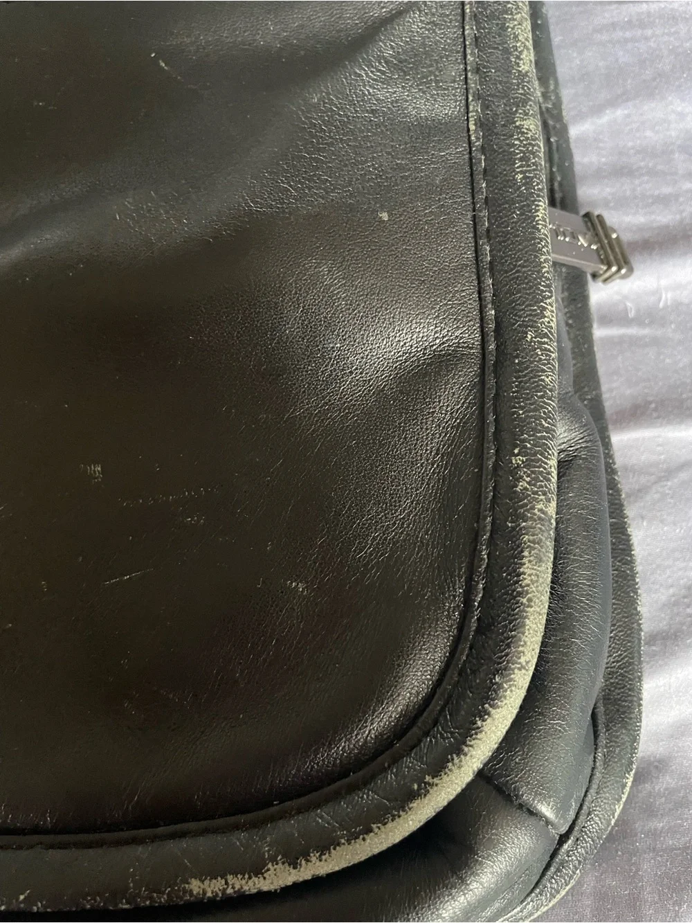 Tumi  Small  Multi  Compartment Black Leather Messenger Bag. Alpha Series.